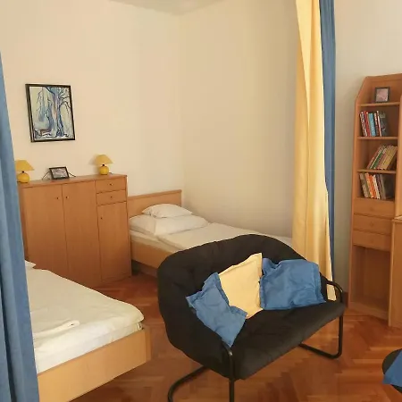 Leier Business 3* Gönyů