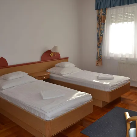 Leier Business Aparthotel 3*
