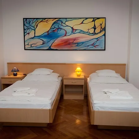Leier Business Gönyů