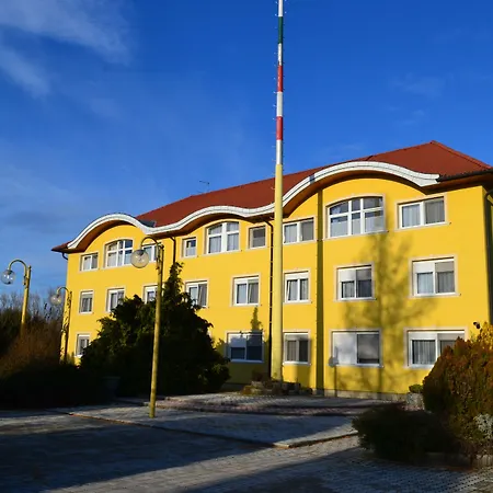 Leier Business Apartmanhotel