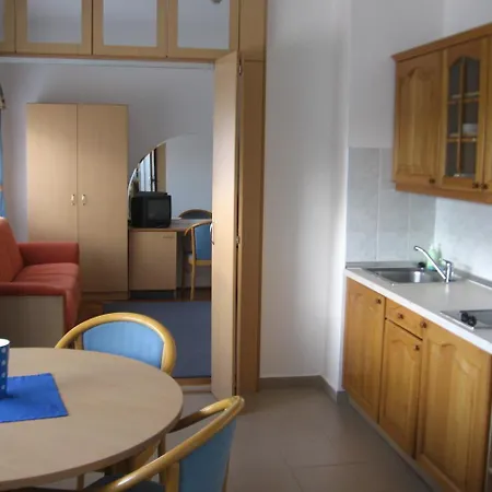Apartahotel Leier Business Gönyů
