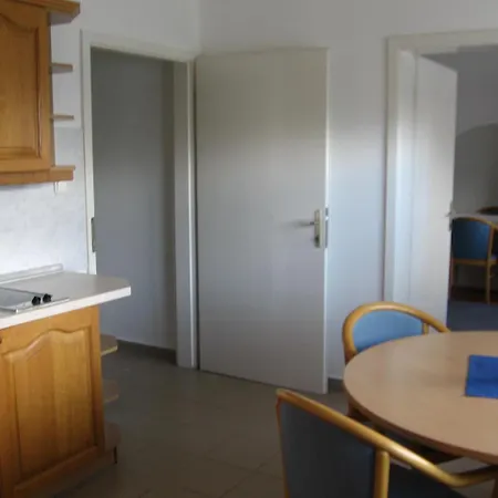 Leier Business Aparthotel 2*