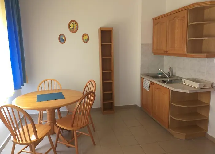 Leier Business Apartmanhotel 3*