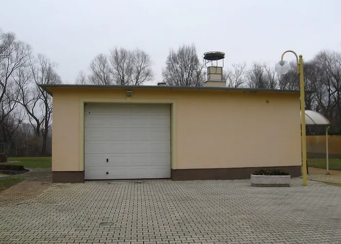 莱尔商务酒店 公寓式酒店 Gönyů