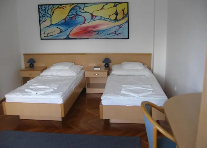 Leier Business 3* Gönyů